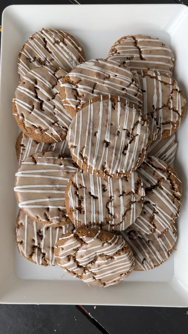 Iced cookies with drizzle